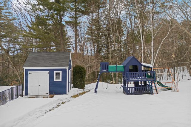 67 Forest Street, Londonderry, NH 03053