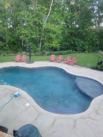 67 Forest Street, Londonderry, NH 03053