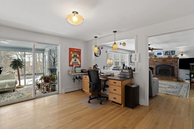 67 Forest Street, Londonderry, NH 03053