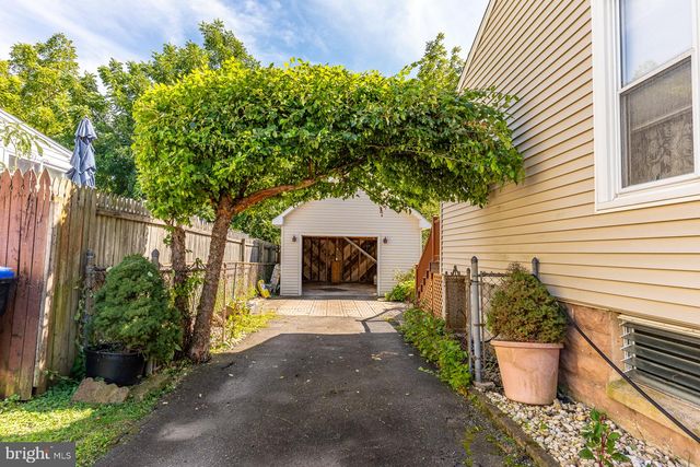 1033 GALBREATH AVE, Upper Chichester Twp, PA 19061