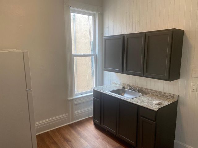 306 Walter Street SE Apt 2, Albuquerque, NM 87102