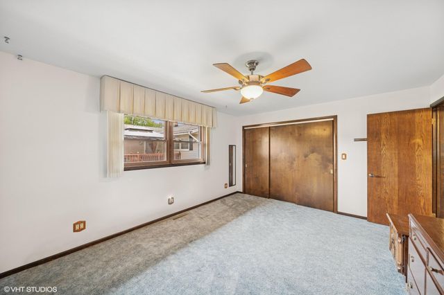 562 Evergreen Lane, Munster, IN 46321