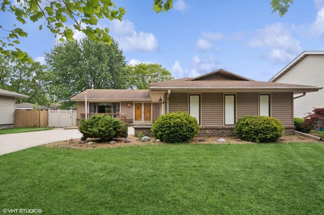 562 Evergreen Lane, Munster, IN 46321