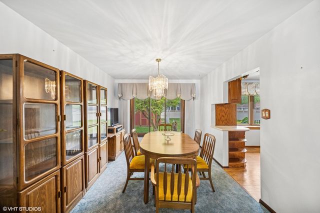 562 Evergreen Lane, Munster, IN 46321