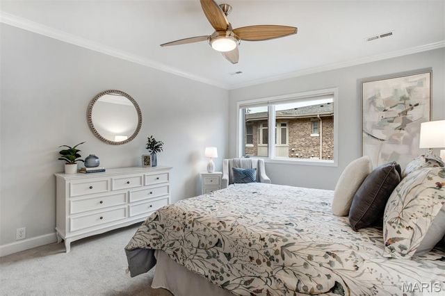 303 N Meramec Avenue 202, Clayton, MO 63105