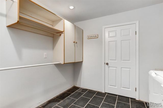 303 N Meramec Avenue 202, Clayton, MO 63105