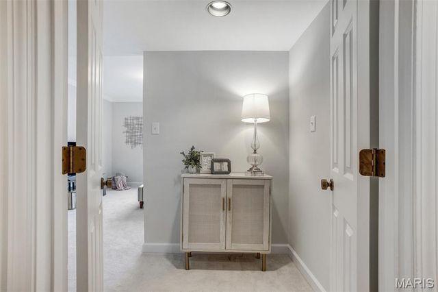 303 N Meramec Avenue 202, Clayton, MO 63105