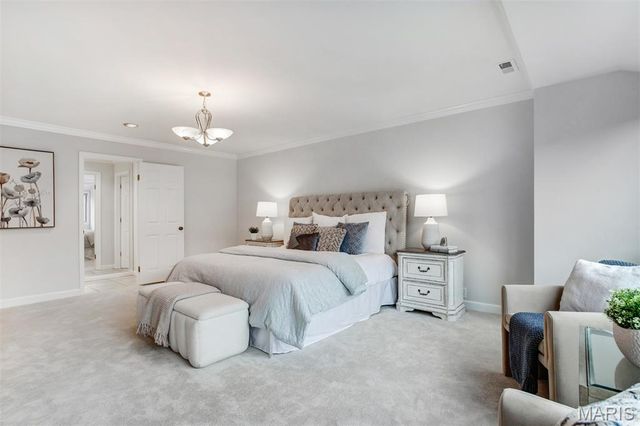 303 N Meramec Avenue 202, Clayton, MO 63105