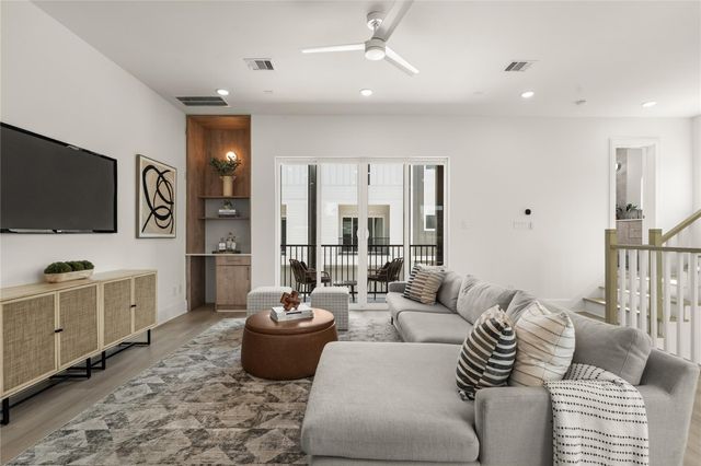 611 Skyland Terrace Way, Houston, TX 77009