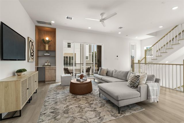 611 Skyland Terrace Way, Houston, TX 77009