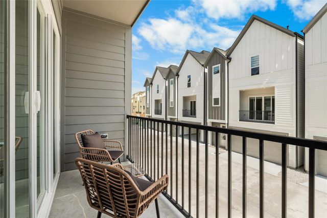 611 Skyland Terrace Way, Houston, TX 77009
