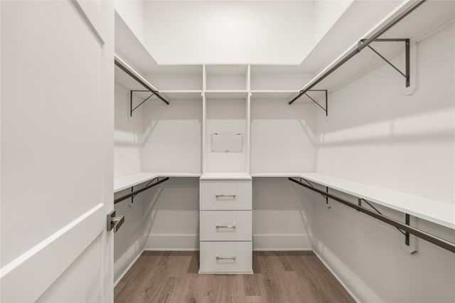 611 Skyland Terrace Way, Houston, TX 77009