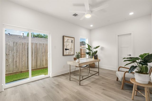 611 Skyland Terrace Way, Houston, TX 77009
