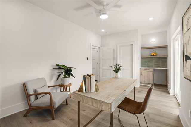 611 Skyland Terrace Way, Houston, TX 77009