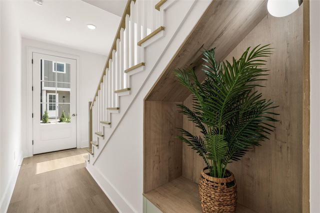 611 Skyland Terrace Way, Houston, TX 77009