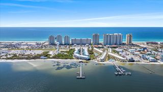 8522 Gulf Boulevard APT 3, Navarre, FL 32566