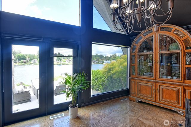 1504 E Lakeshore Drive, Lake Stevens, WA 98258
