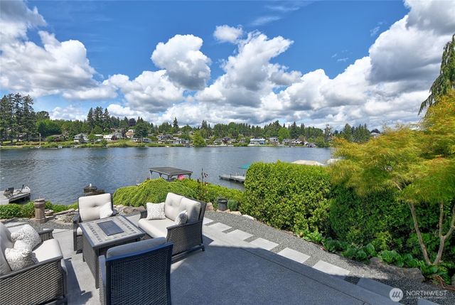 1504 E Lakeshore Drive, Lake Stevens, WA 98258