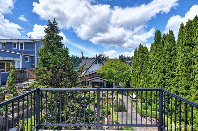 1504 E Lakeshore Drive, Lake Stevens, WA 98258