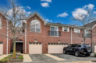 1112 Kensington Drive A2, Northbrook, IL 60062