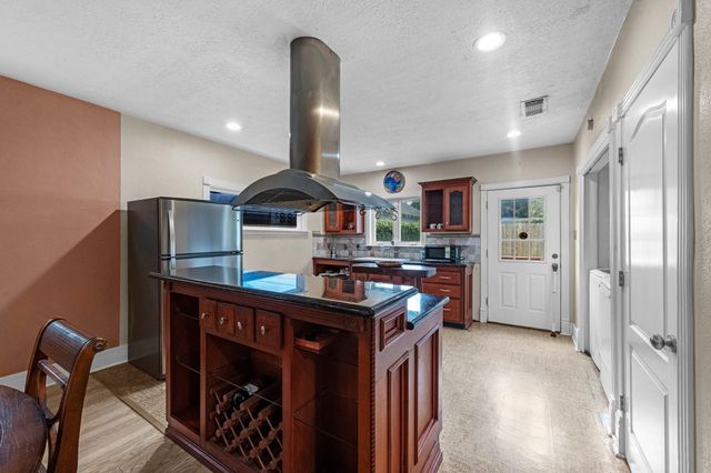 912 Robbie Street, Houston, TX 77009