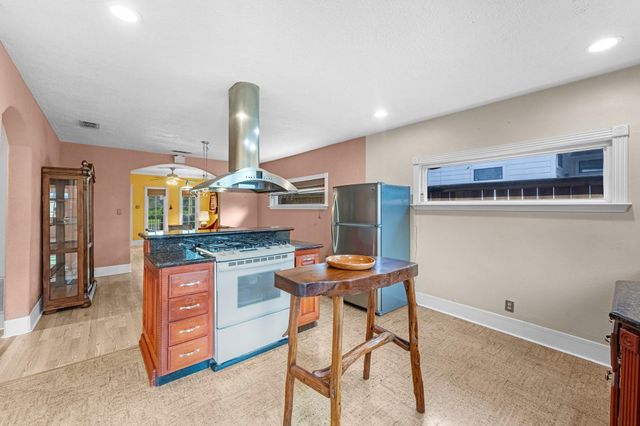 912 Robbie Street, Houston, TX 77009