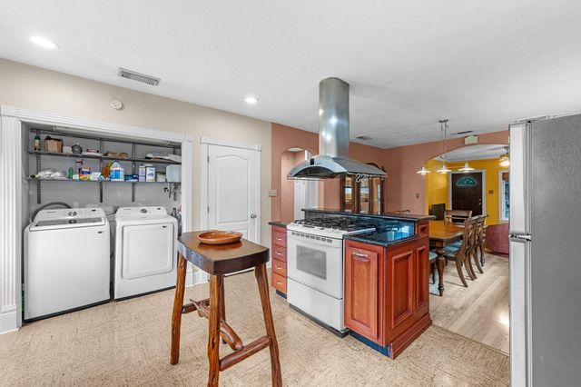 912 Robbie Street, Houston, TX 77009