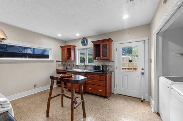 912 Robbie Street, Houston, TX 77009