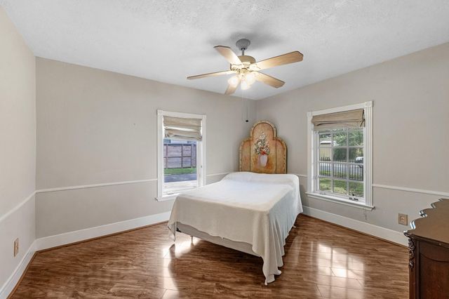 912 Robbie Street, Houston, TX 77009