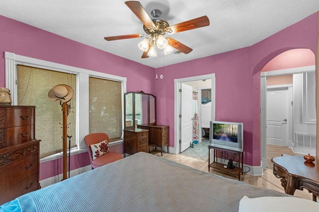 912 Robbie Street, Houston, TX 77009