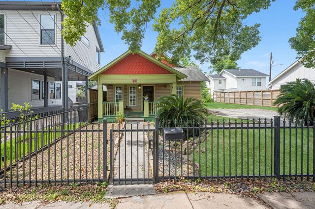 912 Robbie Street, Houston, TX 77009