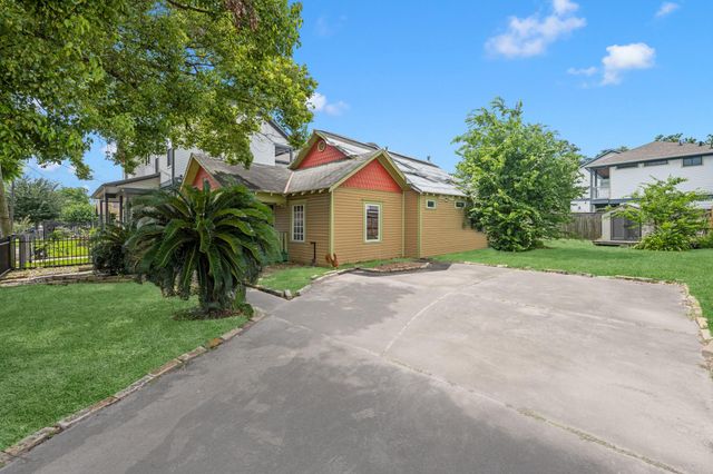 912 Robbie Street, Houston, TX 77009