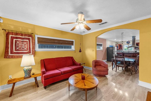 912 Robbie Street, Houston, TX 77009