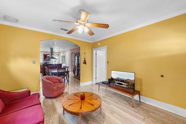 912 Robbie Street, Houston, TX 77009