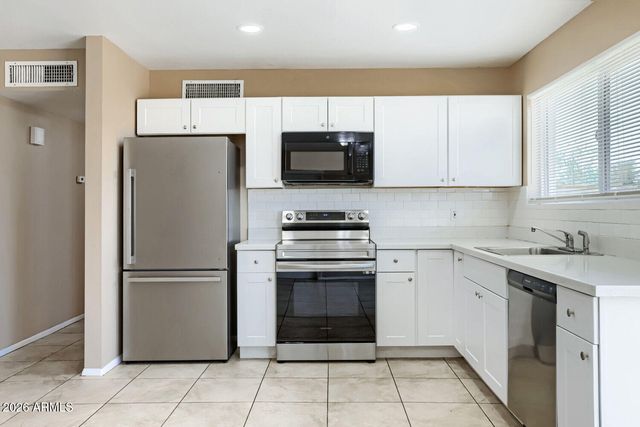 4526 E BURGESS Lane, Phoenix, AZ 85042