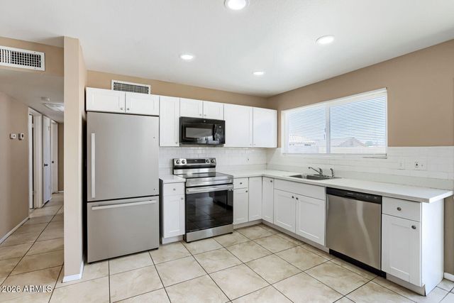 4526 E BURGESS Lane, Phoenix, AZ 85042