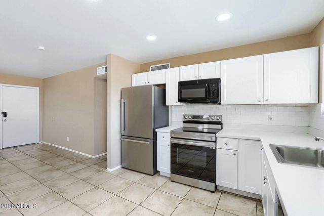 4526 E BURGESS Lane, Phoenix, AZ 85042