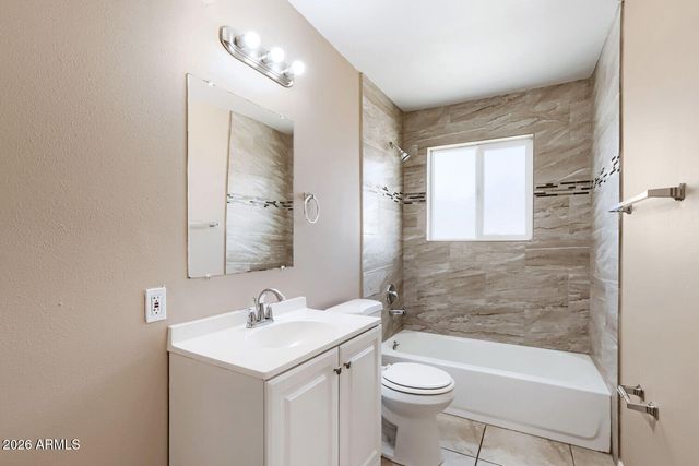 4526 E BURGESS Lane, Phoenix, AZ 85042
