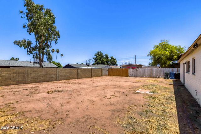 4526 E BURGESS Lane, Phoenix, AZ 85042