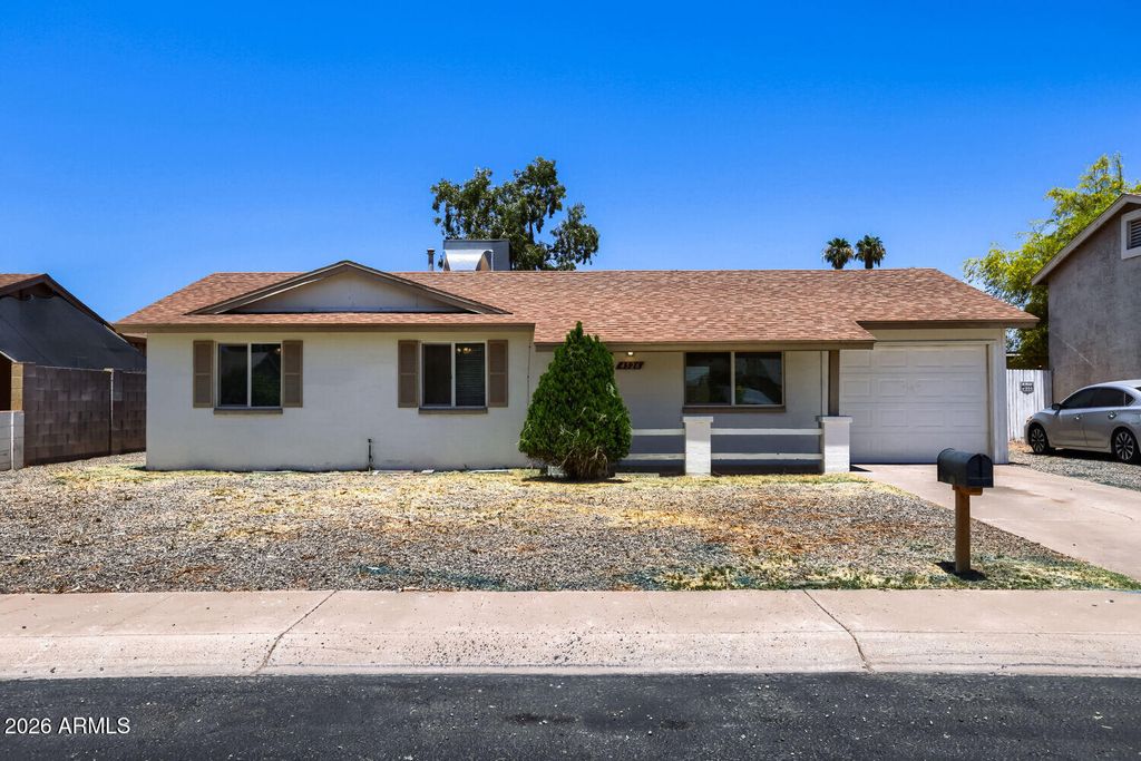 4526 E BURGESS Lane, Phoenix, AZ 85042