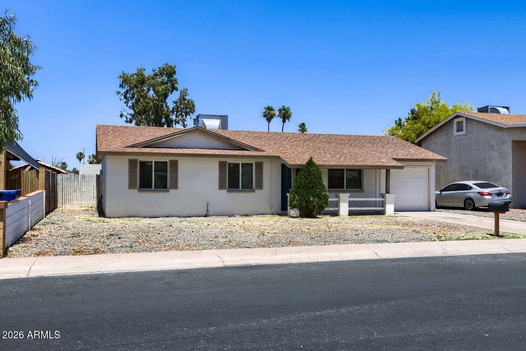 4526 E BURGESS Lane, Phoenix, AZ 85042 — photo 4