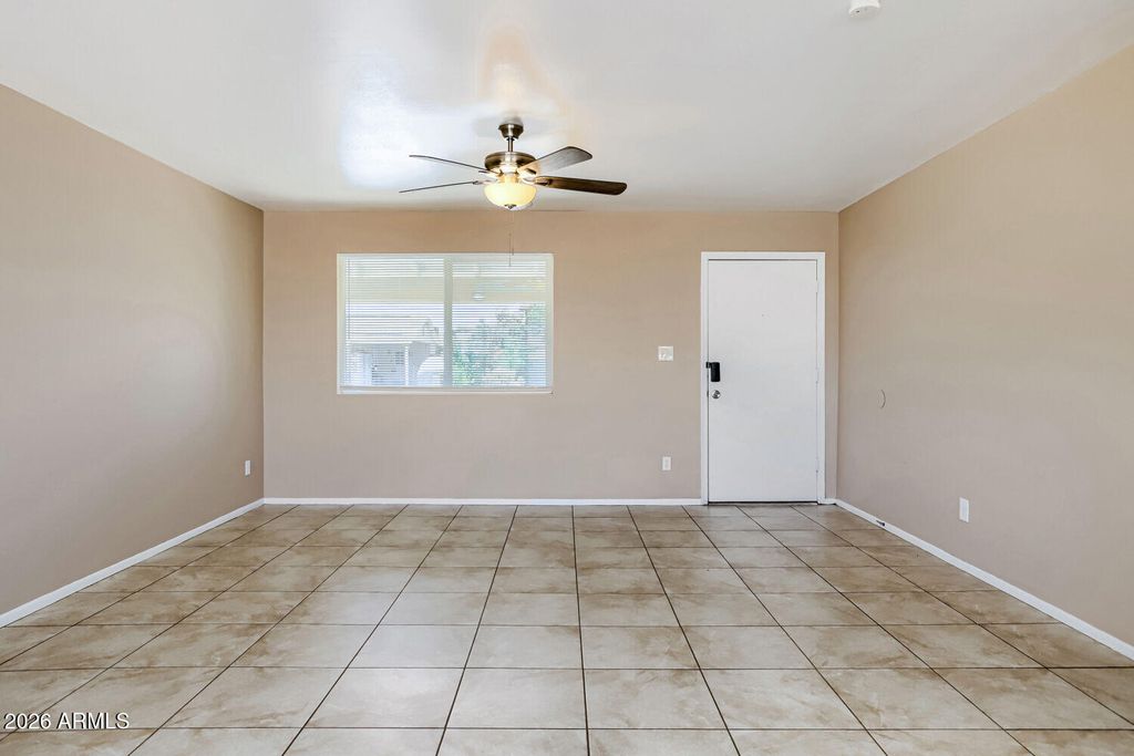 4526 E BURGESS Lane, Phoenix, AZ 85042 — photo 5