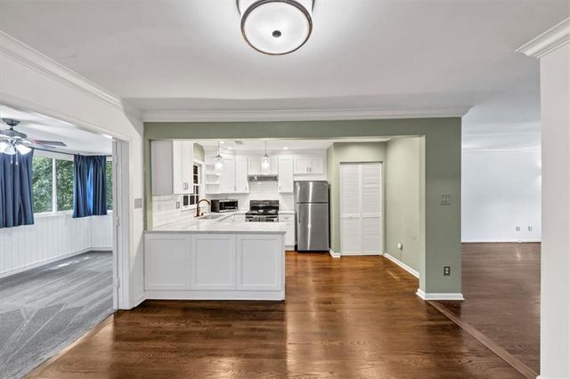 144 Woodmere NW Square, Atlanta, GA 30327