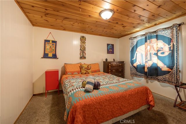 620 W Aeroplane Boulevard, Big Bear City, CA 92314