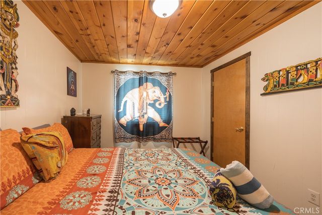 620 W Aeroplane Boulevard, Big Bear City, CA 92314