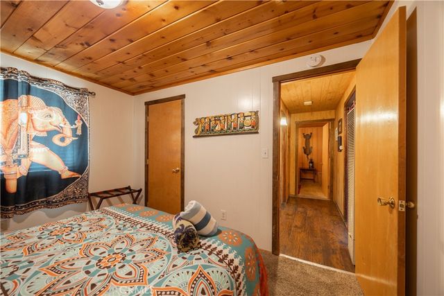 620 W Aeroplane Boulevard, Big Bear City, CA 92314