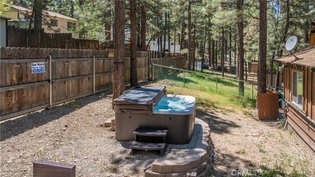 620 W Aeroplane Boulevard, Big Bear City, CA 92314