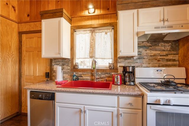620 W Aeroplane Boulevard, Big Bear City, CA 92314