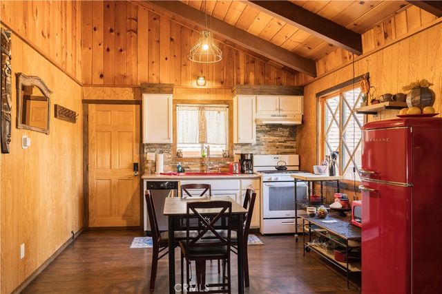 620 W Aeroplane Boulevard, Big Bear City, CA 92314