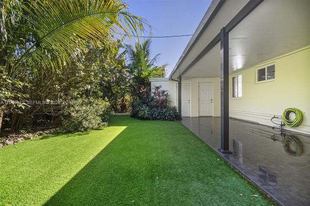 16101 NE 8th Ave, North Miami Beach, FL 33162